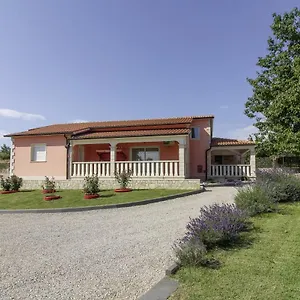 Linda In Lovrinići Ferienhaus Pazin